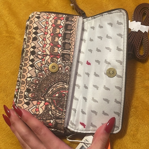 Sakroots Wristlet/Crossbody - Picture 6 of 7